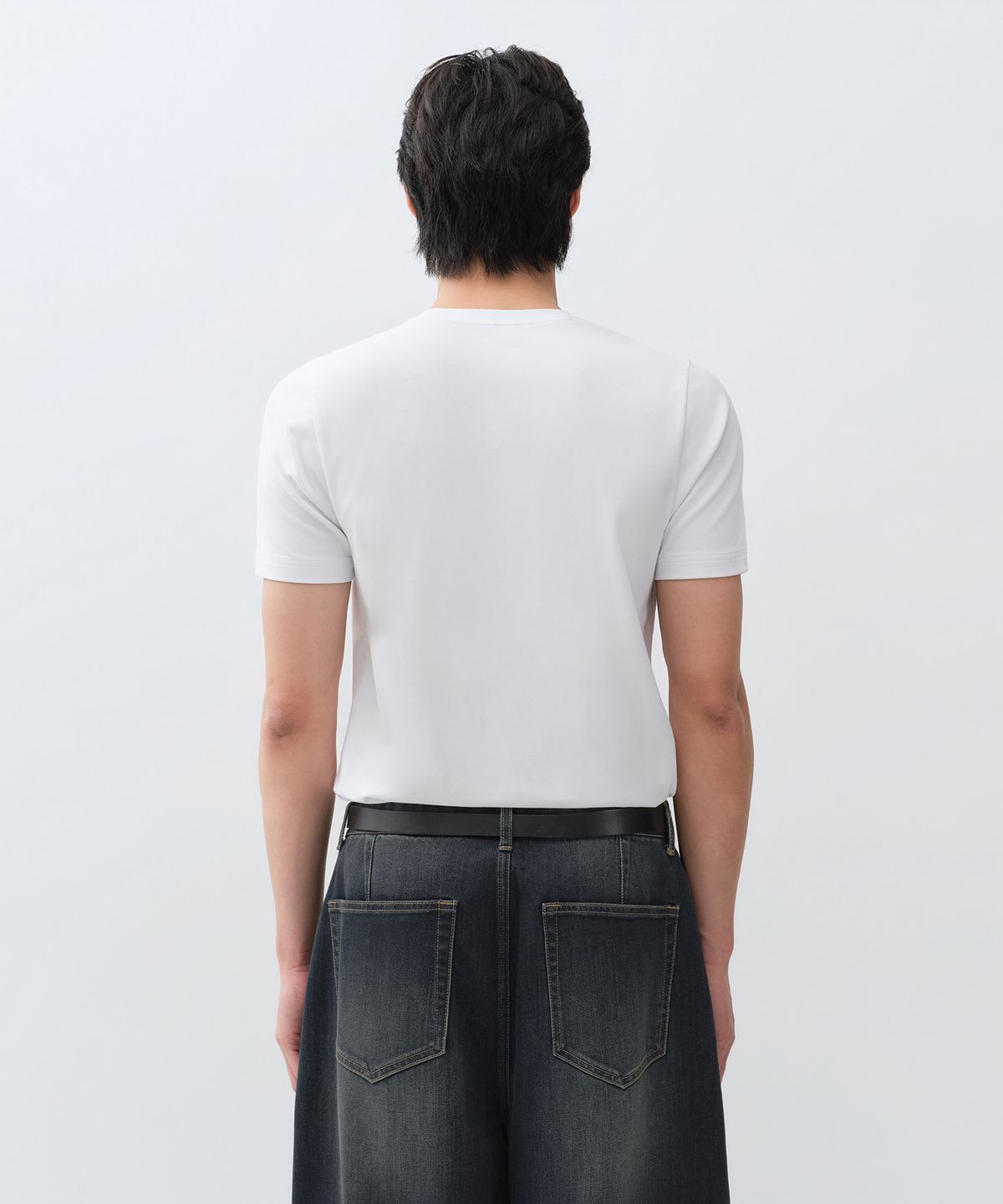 무신사 스탠다드(MUSINSA STANDARD) [쿨탠다드] 머슬 핏 티셔츠 [화이트]