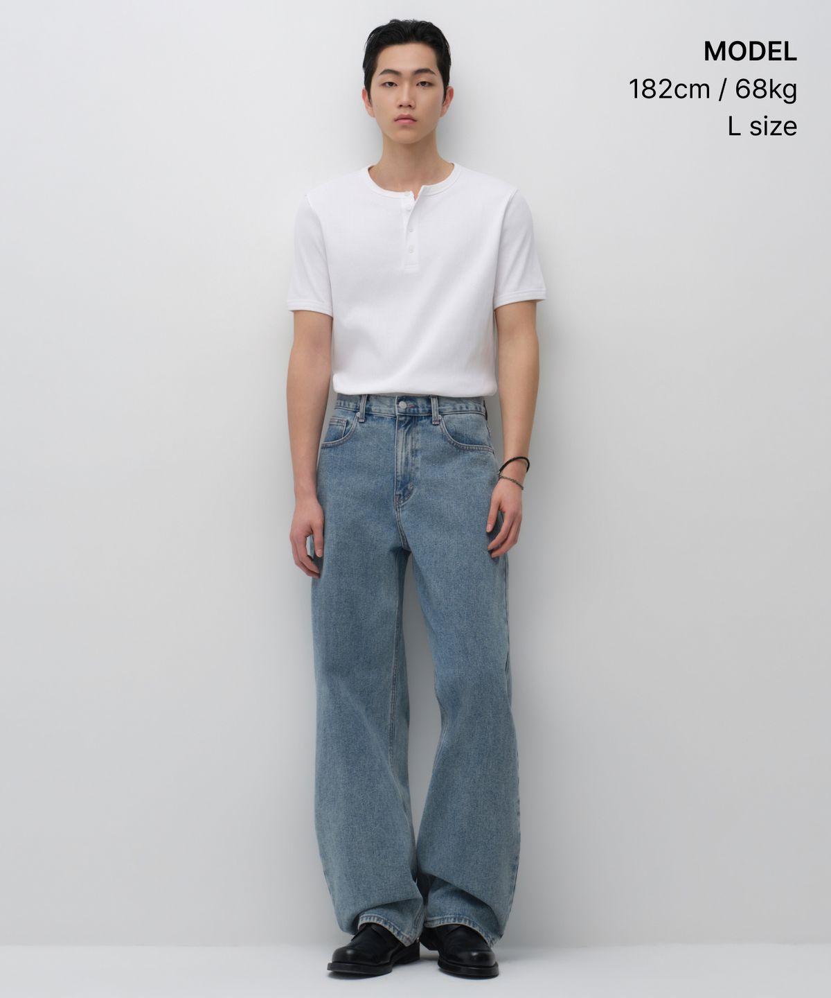 무신사 스탠다드(MUSINSA STANDARD) 리브드 머슬 핏 헨리 넥 티셔츠 [화이트]