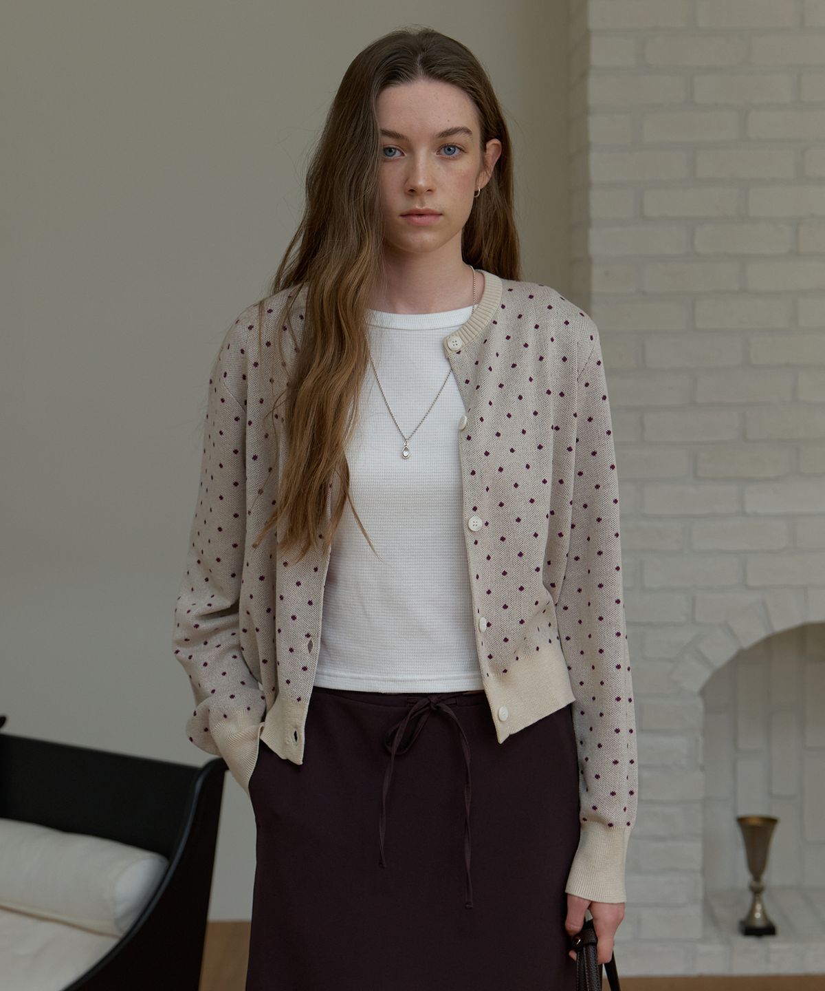 어몽(AMONG) A DOT CARDIGAN_BEIGE