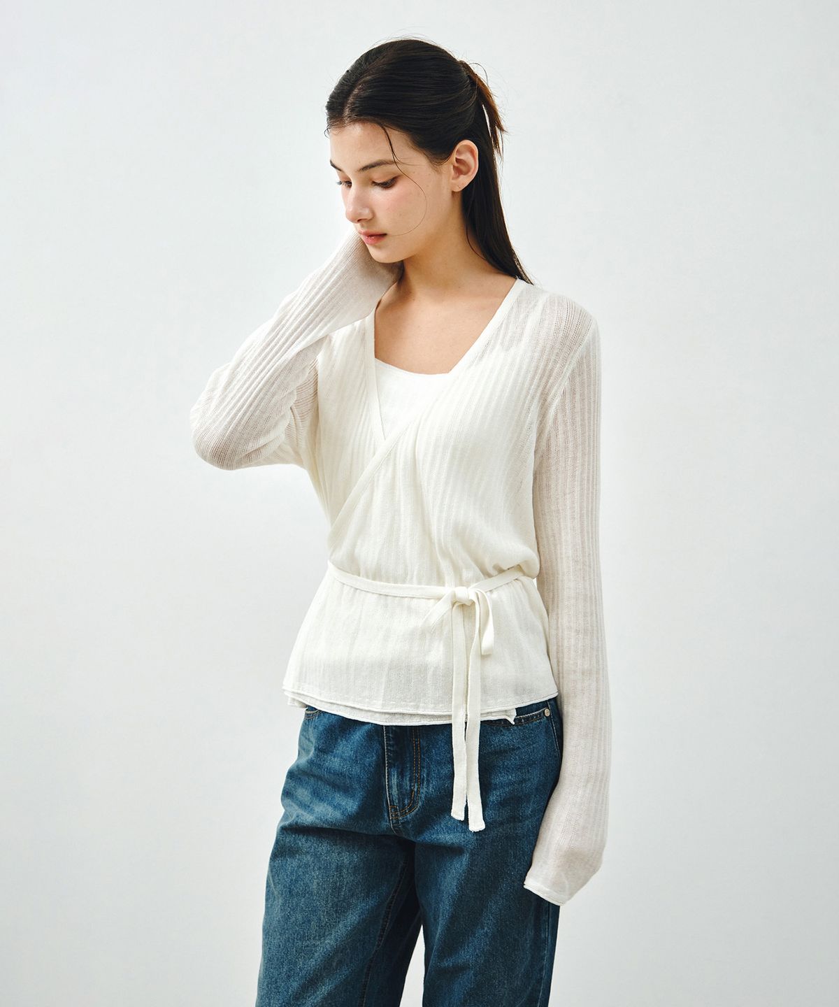 몽돌(MONGDOL) [SET] 시어 린넨 랩 니트 & 슬리브리스 화이트 MDKT124WHITE
