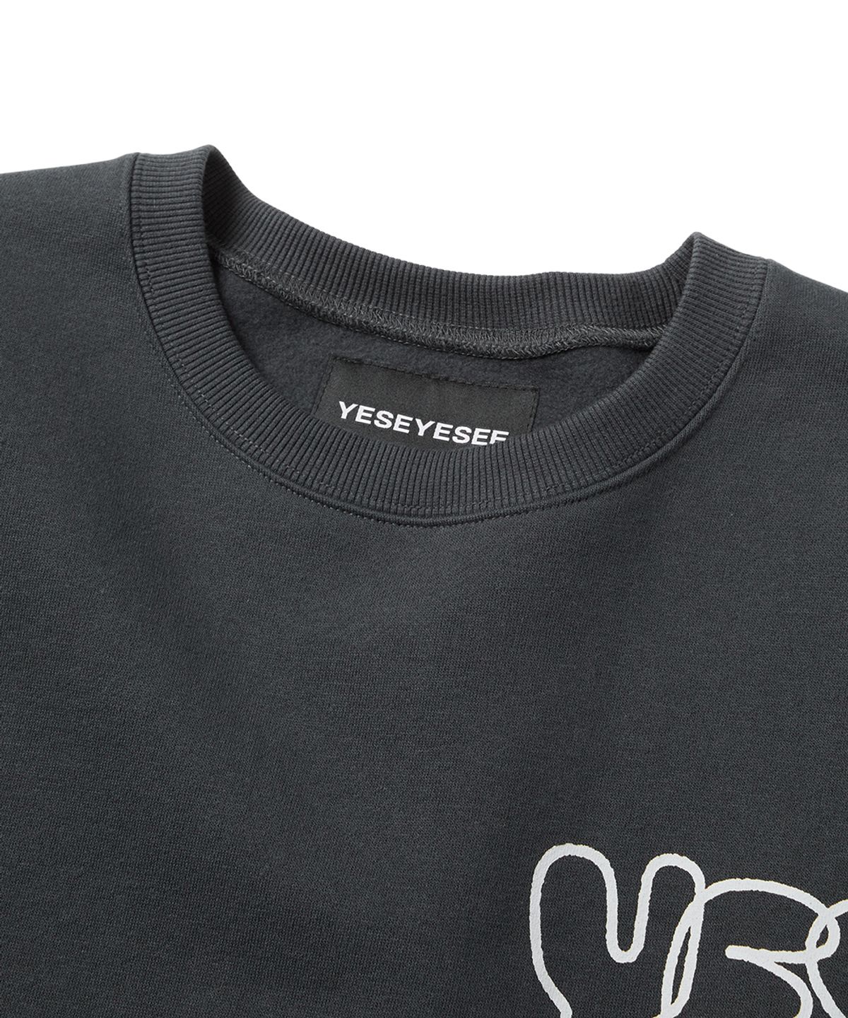 예스아이씨(YESEYESEE) C-Logo Sweatshirt Charcoal