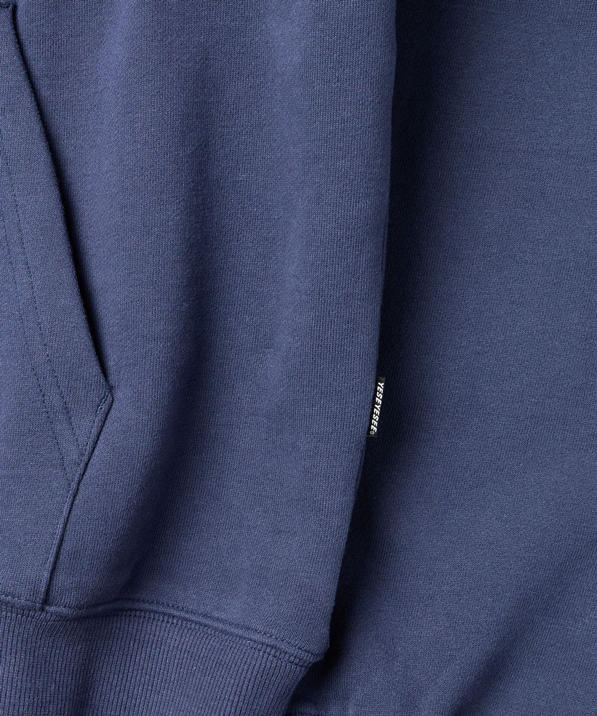 예스아이씨(YESEYESEE) Y.E.S C-Logo Hoodie Light Navy