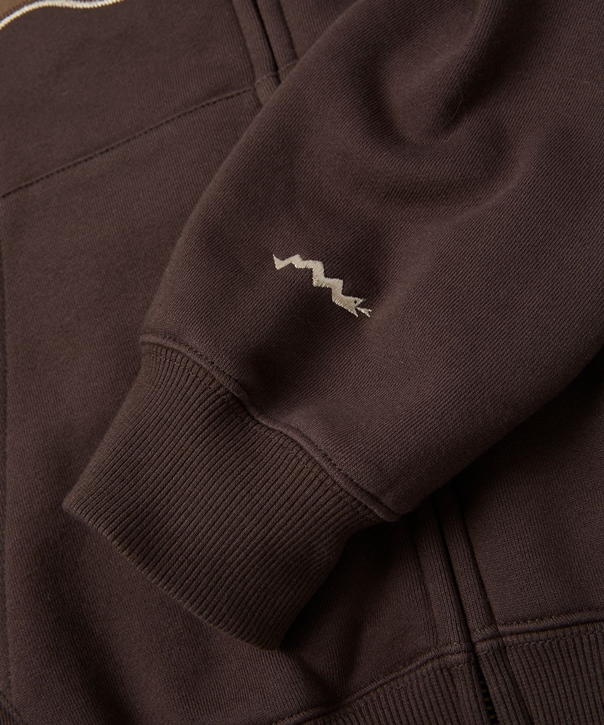 예스아이씨(YESEYESEE) Y.E.S Snail Logo Zip-up Hoodie Dark Brown