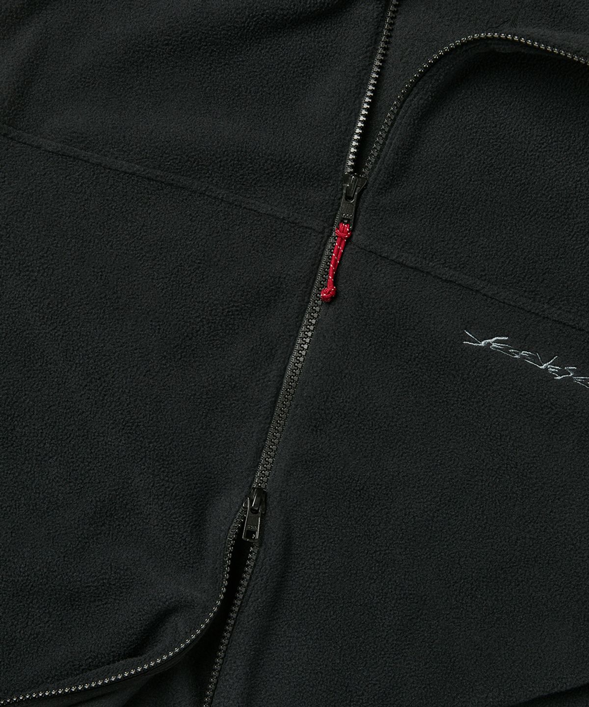 예스아이씨(YESEYESEE) Comfortable Light Fleece Vest Black