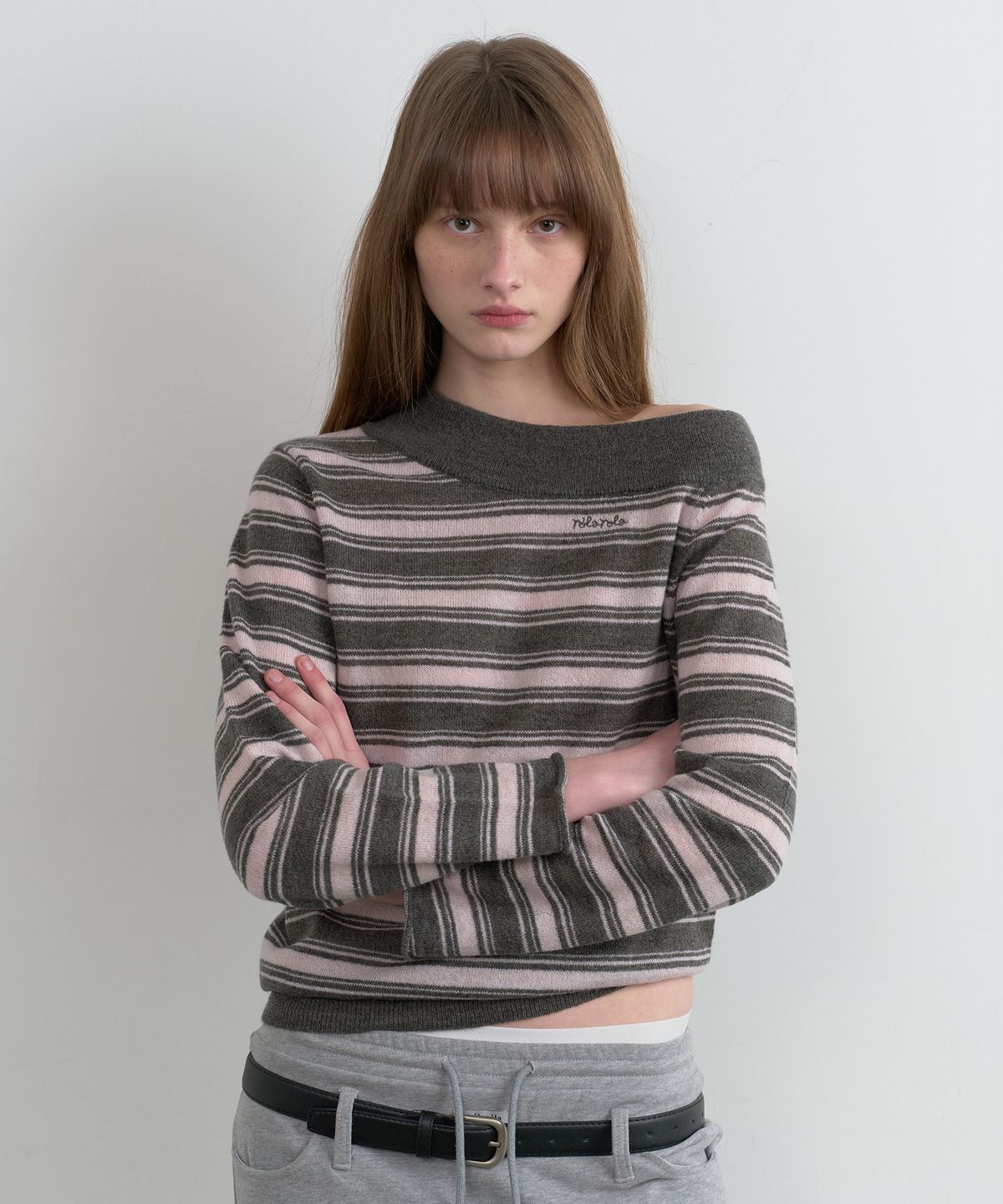 로라로라(ROLAROLA) ONE OFF SHOULDER STRIPE KNIT GY+PK