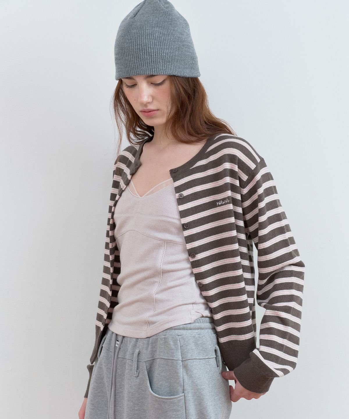 로라로라(ROLAROLA) STRIPE KNIT CARDIGAN CHARCOAL