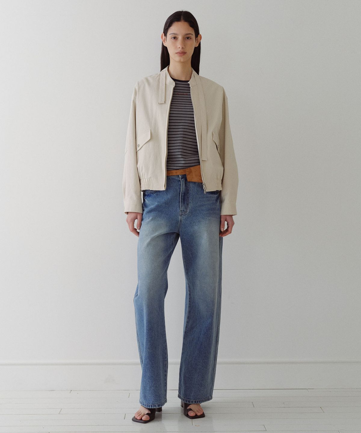 엔오르(EN OR) BUCKLE NECK COTTON BLOUSON - IVORY