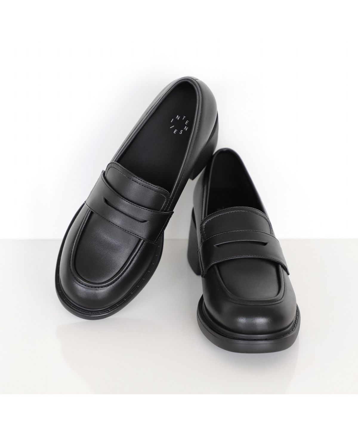 엘칸토(ELCANTO) 인텐스 여성 클래식 블록힐 페니로퍼 5.5cm LCWD51I613