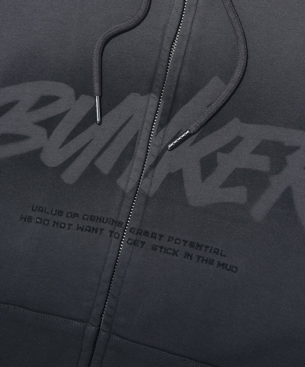 벙커버스터(BUNKERBUSTER) 그라데이션 오버 후드집업 MQ1TU059_CHARCOAL