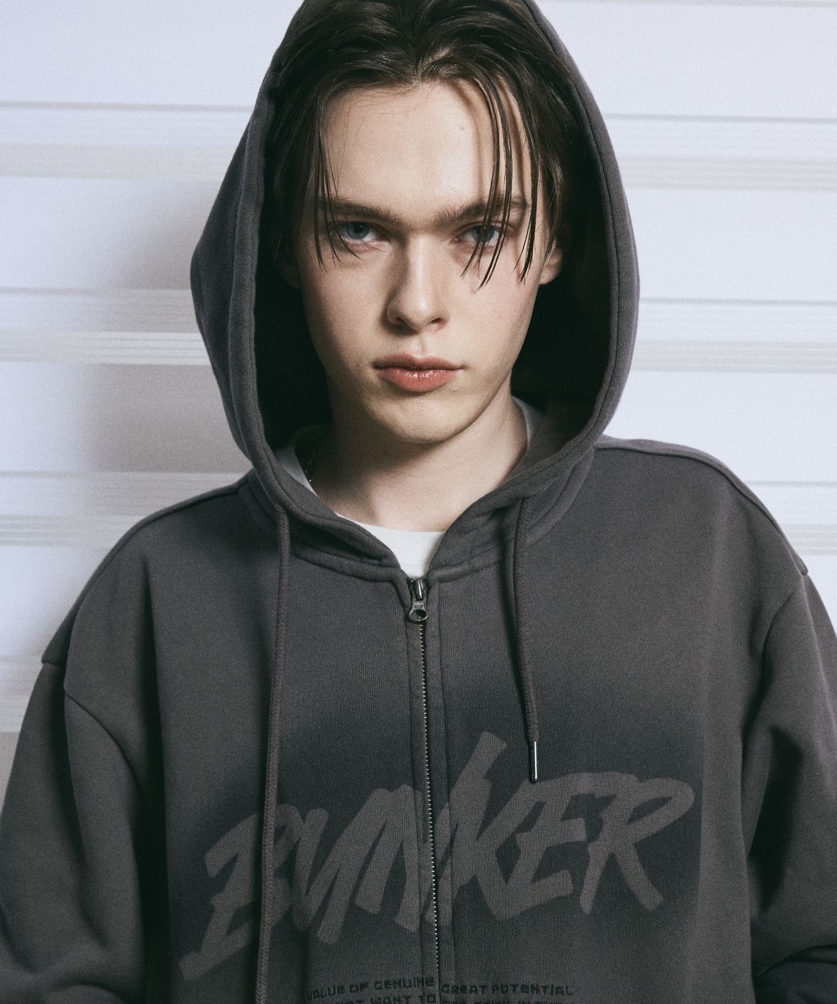 벙커버스터(BUNKERBUSTER) 그라데이션 오버 후드집업 MQ1TU059_CHARCOAL