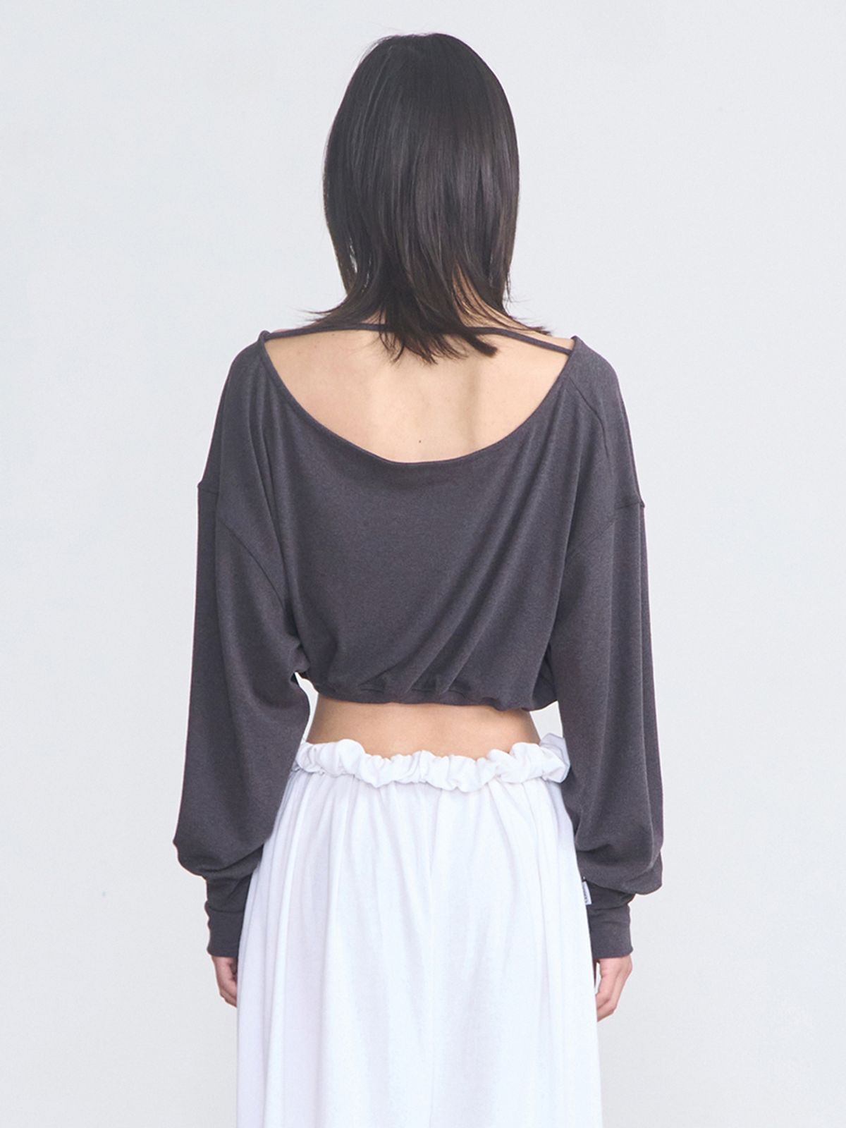 세릭(CERRIC) Draped Back Top _ Charcoal