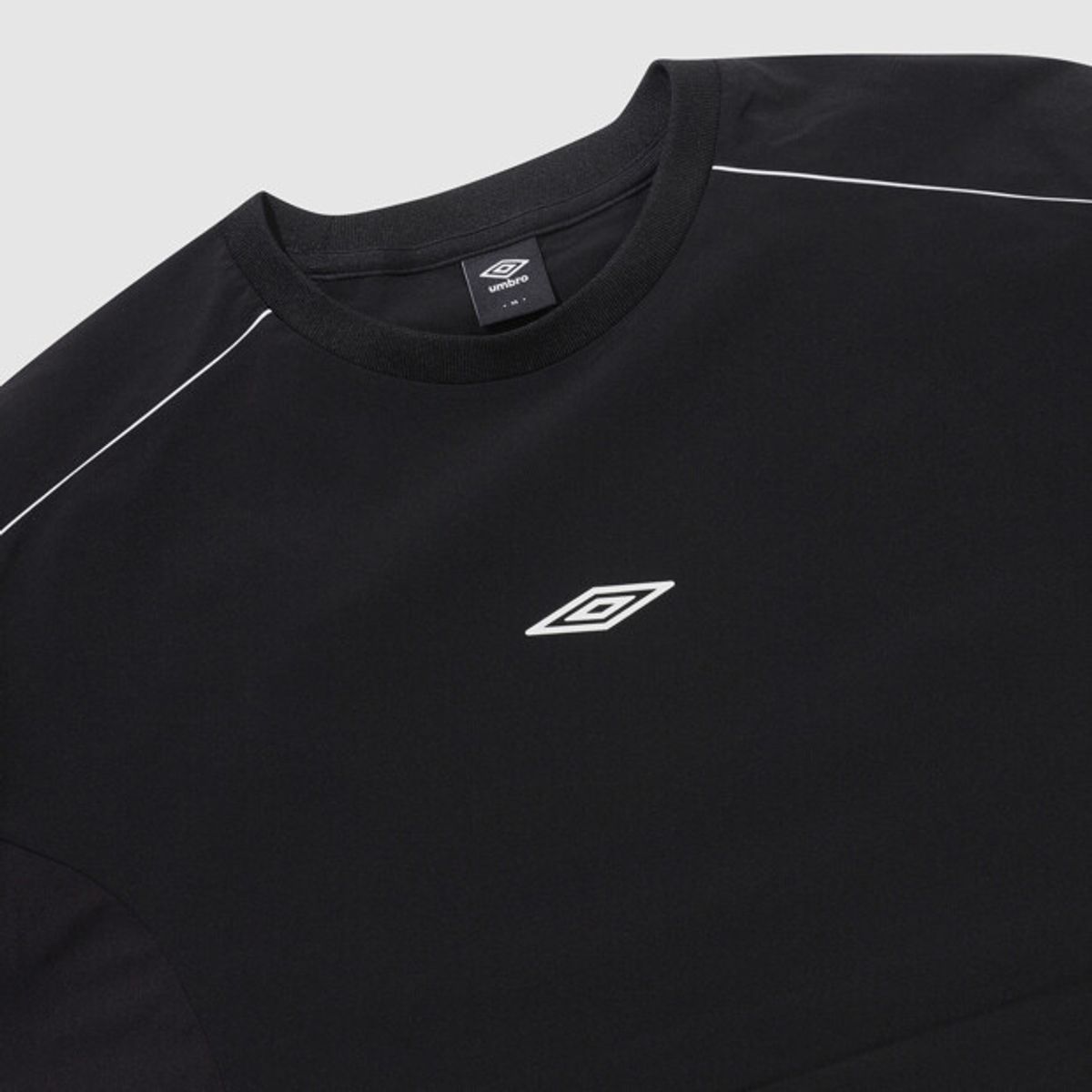 엄브로(UMBRO) 올라운드 스트레치 반팔 피스테 블랙 UR121SWT23