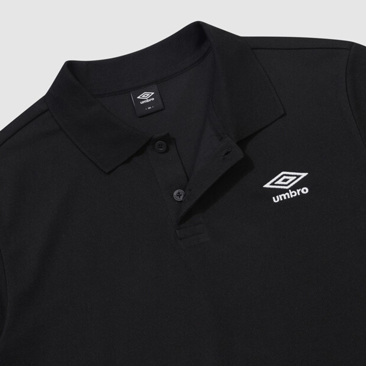 엄브로(UMBRO) 에센셜 카라 반팔 티셔츠 블랙 UR123CTS39