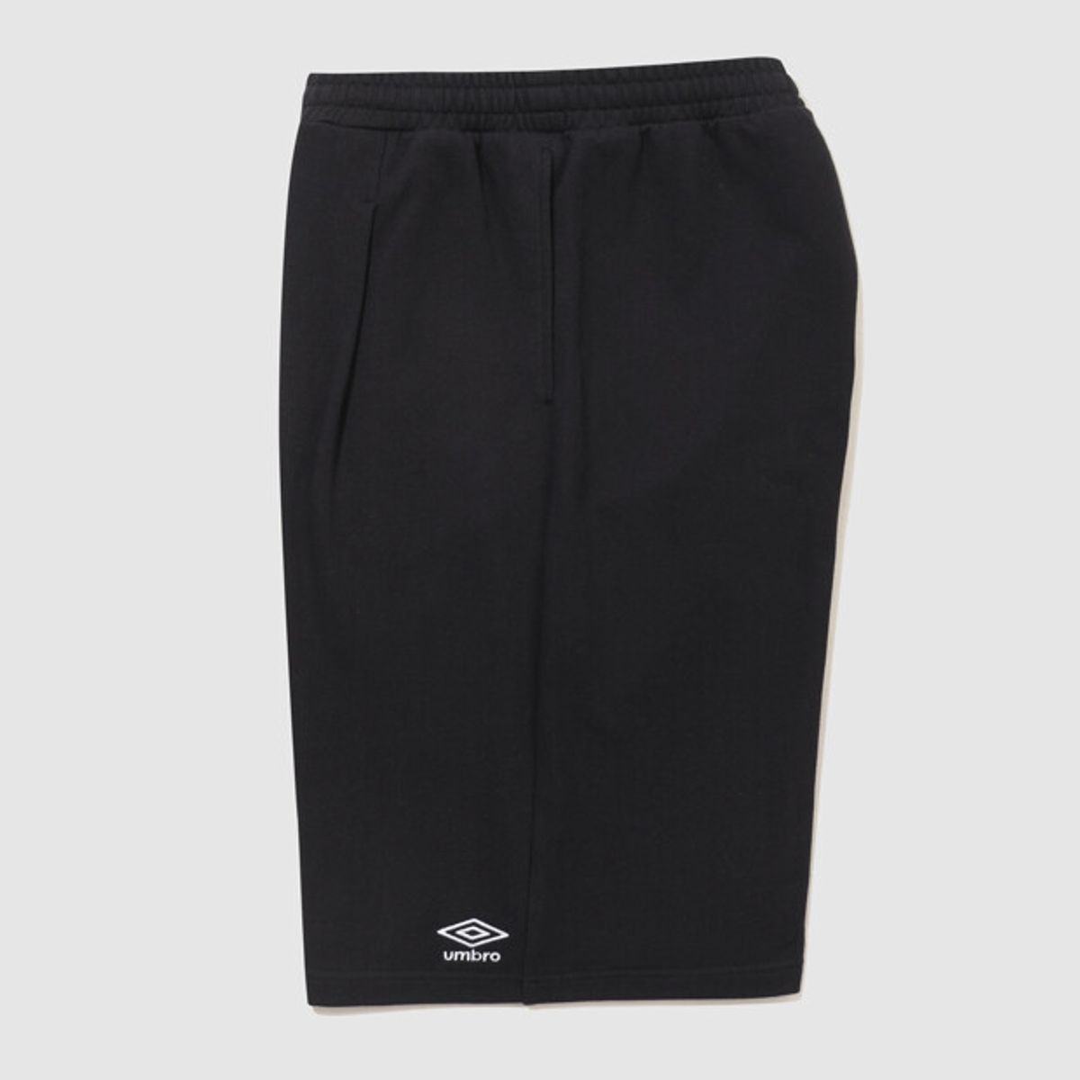 엄브로(UMBRO) 에센셜 6부 버뮤다 반바지 블랙 UR123CHP18
