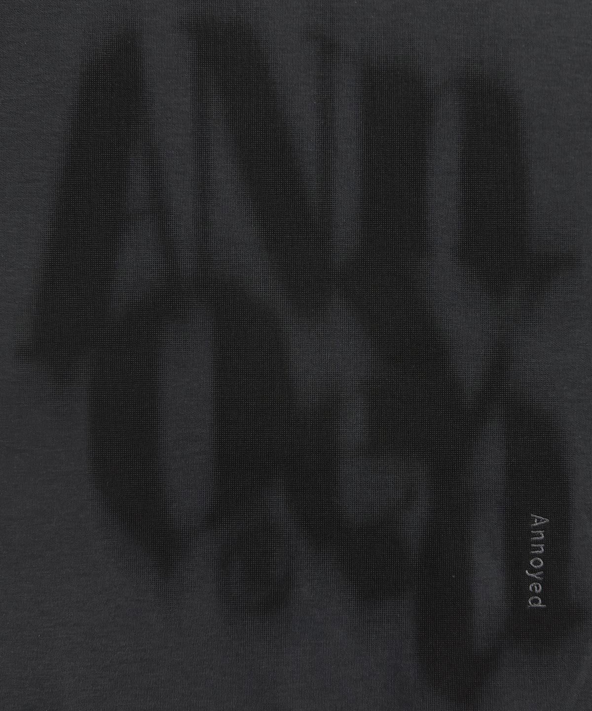 어노이드(ANNOYED) 쉐도우 빅 로고 맨투맨 LQ6TU141_CHARCOAL