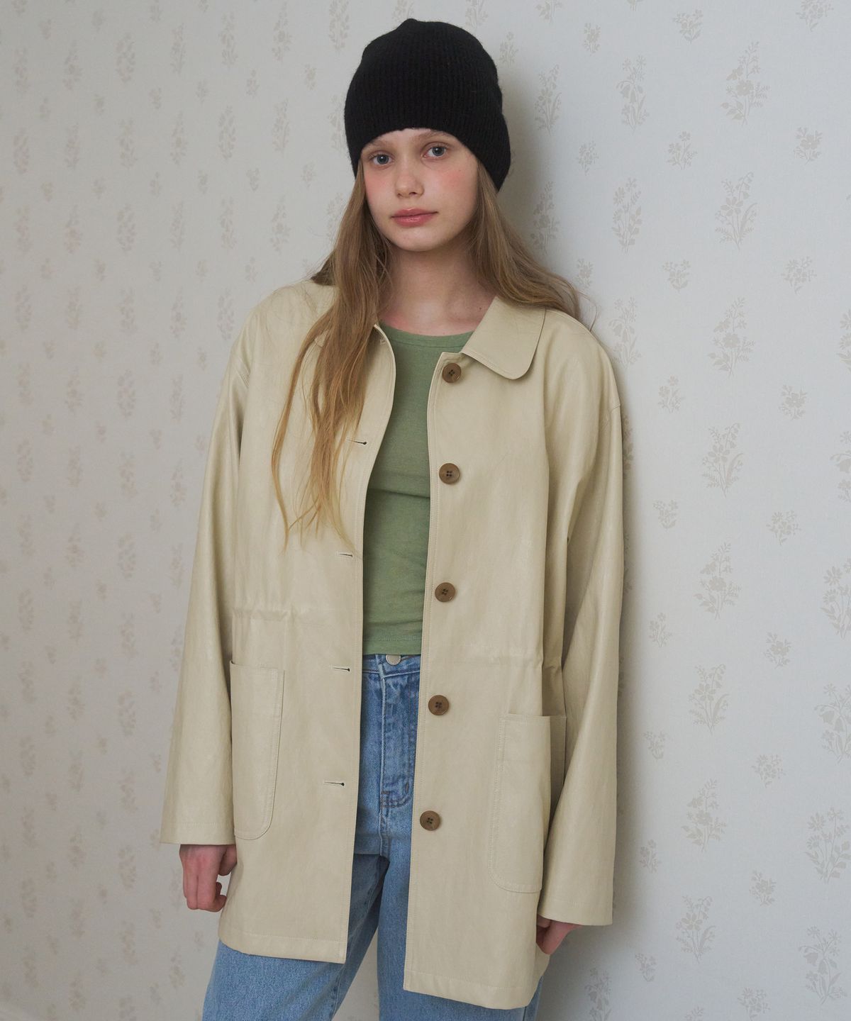 어몽(AMONG) A ROUND COLLAR FAUX LEATHER JACKET_BEIGE