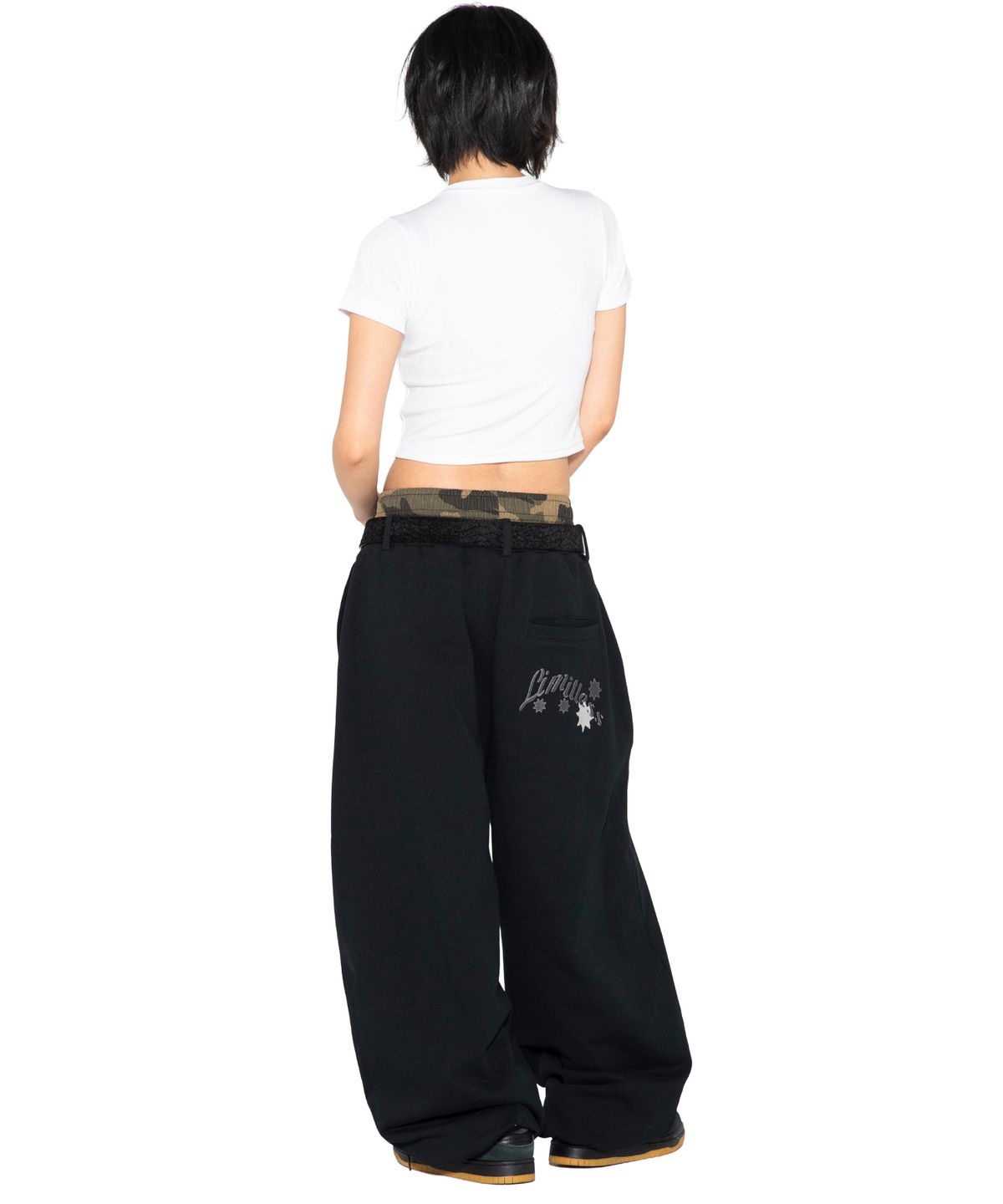 엑스톤즈(XTONZ) XP328 카모 레이어드 벌룬 스웨트 팬츠 (BLACK)
