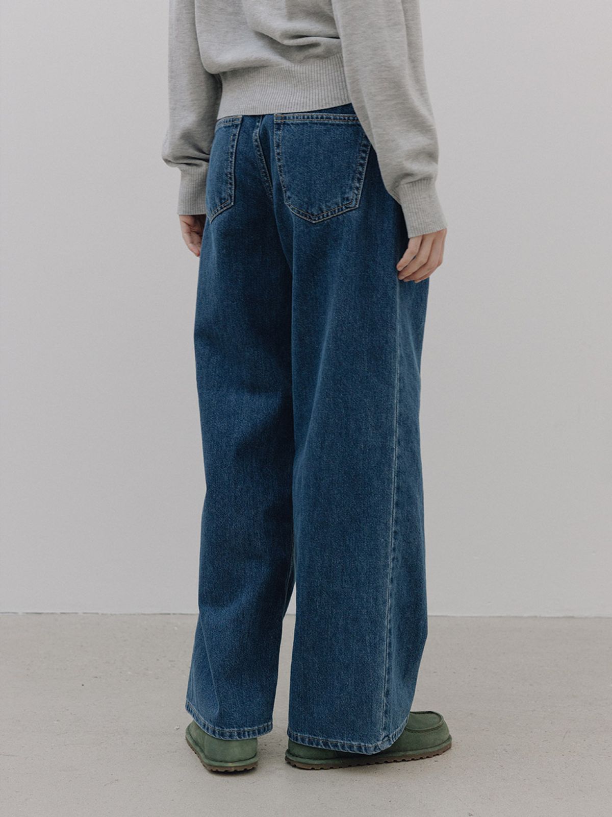 헌치(HUNCH) Loose Fit Semi Wide Blue Jeans