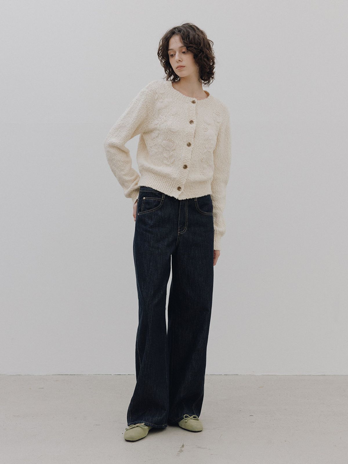 헌치(HUNCH) Flower Cropped Cardigan
