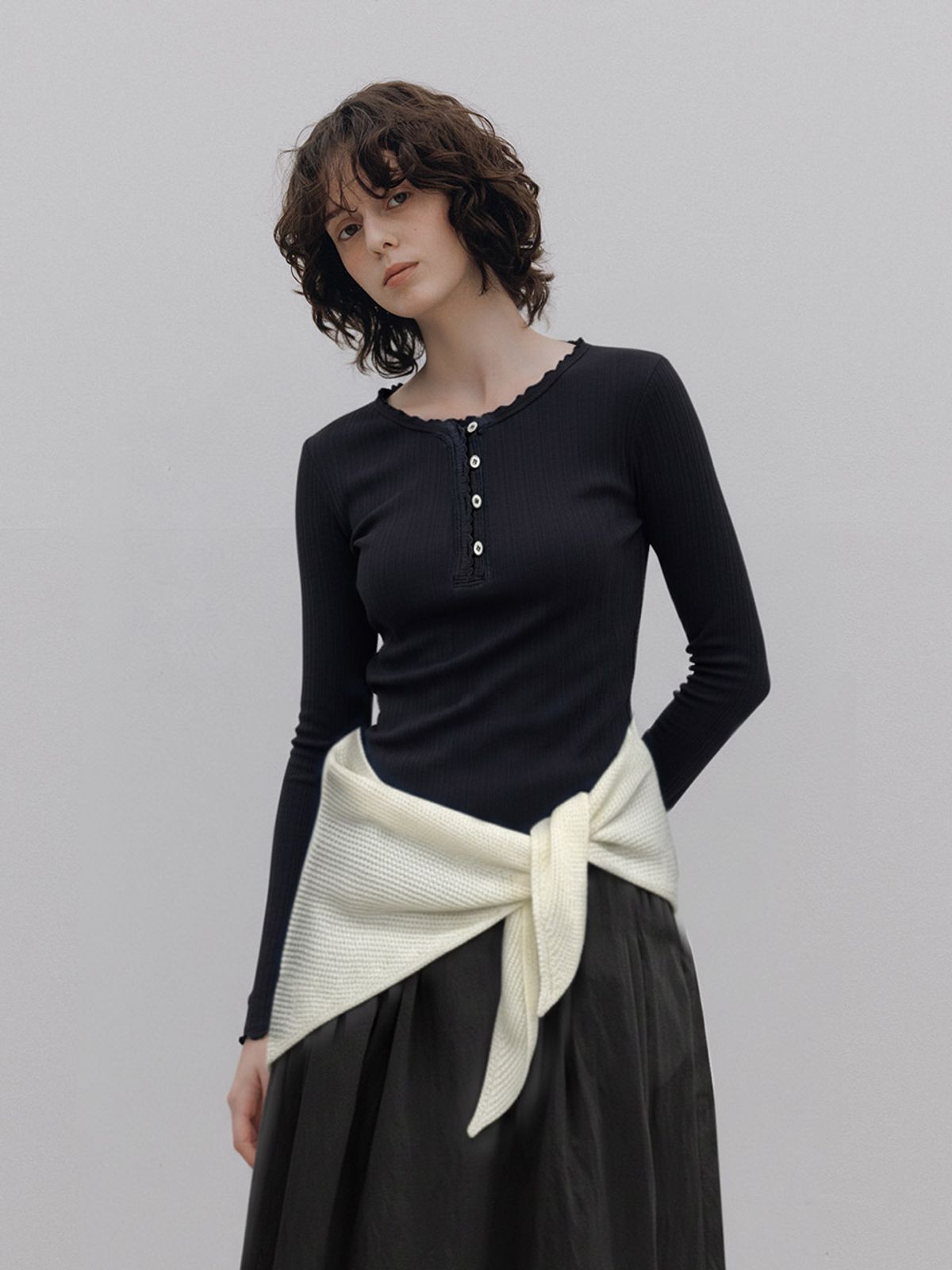헌치(HUNCH) Lace Y Neck Jersey T-Shirt (3color)