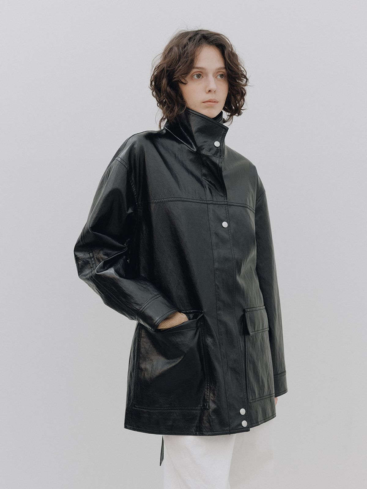헌치(HUNCH) Fake Leather Half Trench