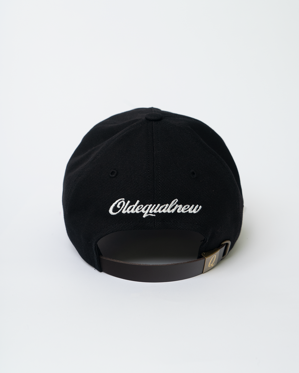 올디컬뉴(OLDEQUANEW) 큐로고 핏캡 블랙
