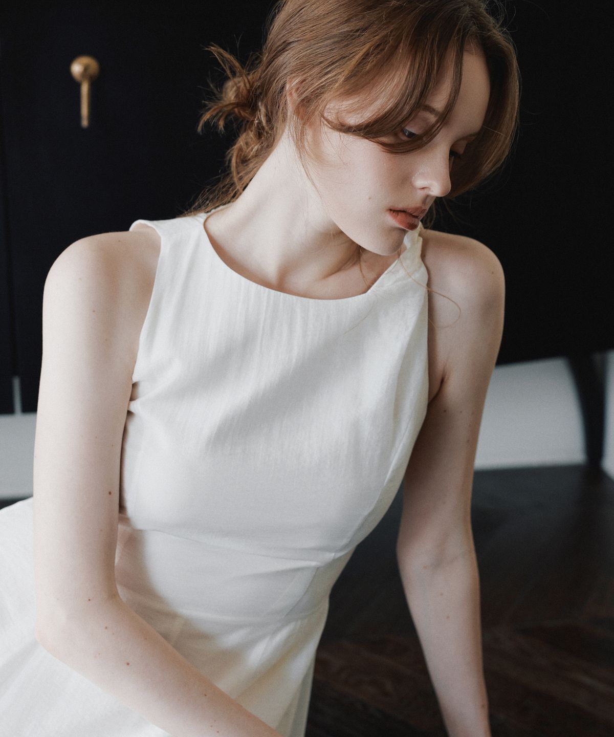 이보크에라(EVOKEERA) Twisted Long Flared Dress(Ivory)