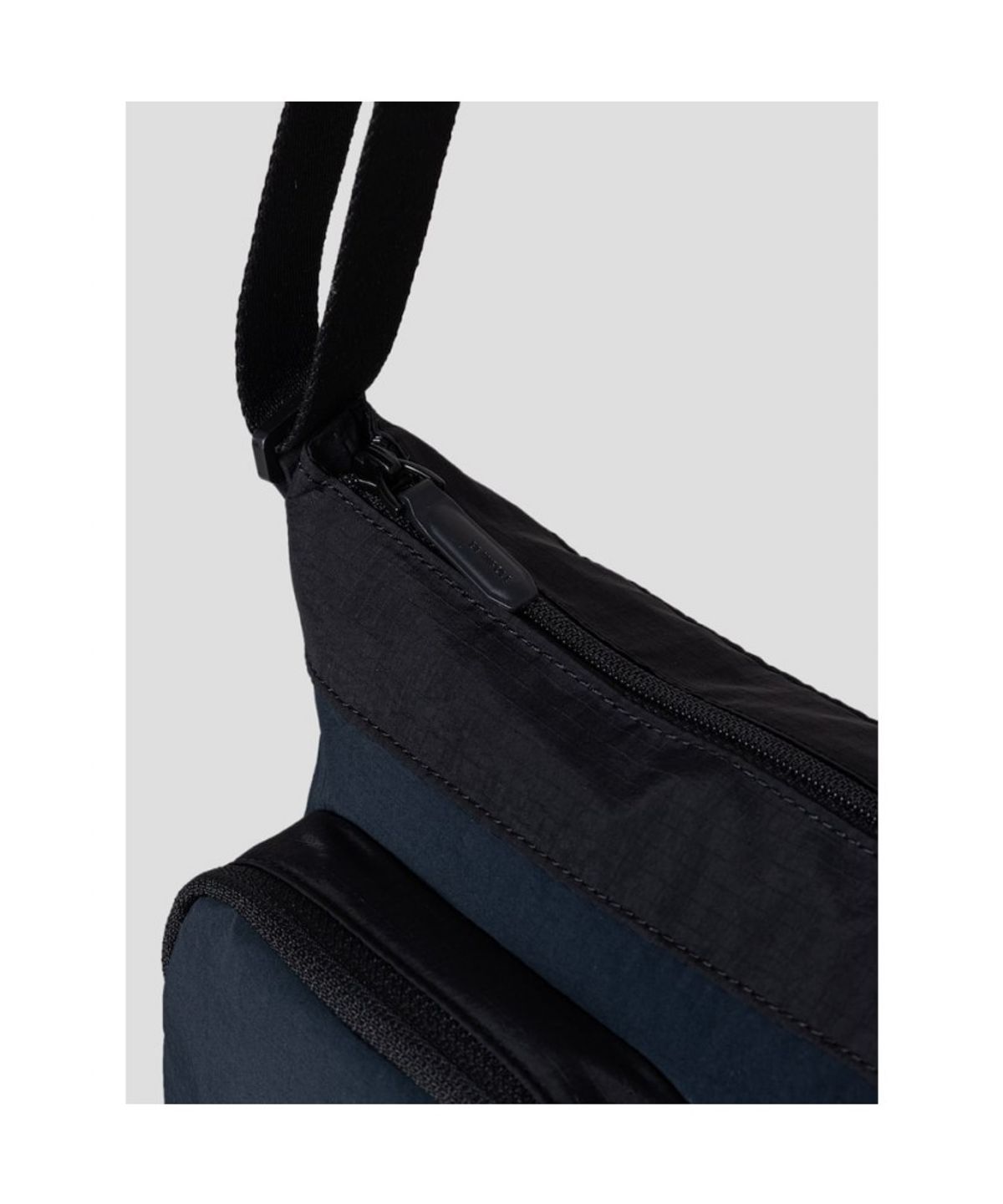 빈폴 액세서리(BEANPOLE ACCESSORY) 케이프 가로메신저  네이비