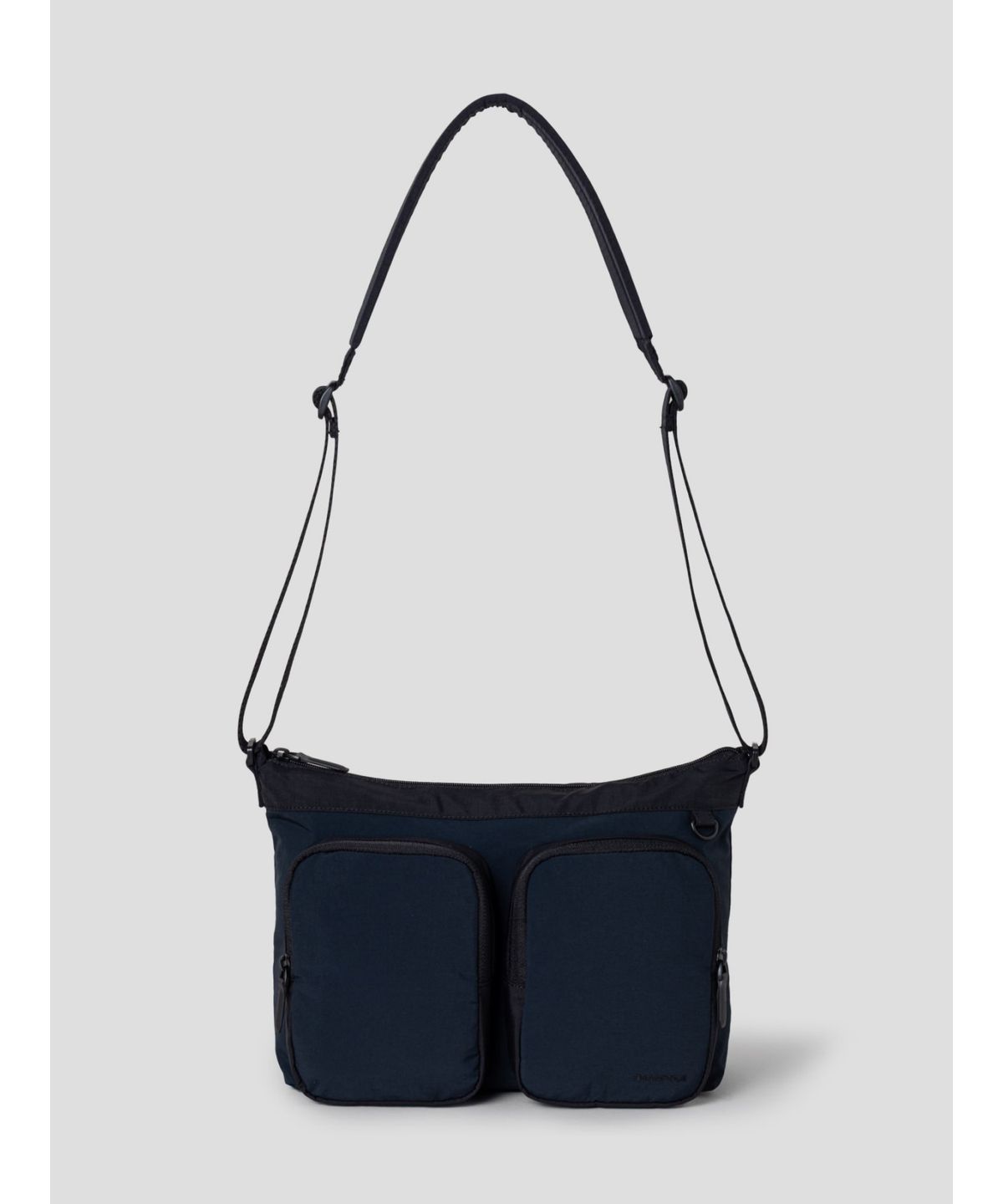빈폴 액세서리(BEANPOLE ACCESSORY) 케이프 가로메신저  네이비