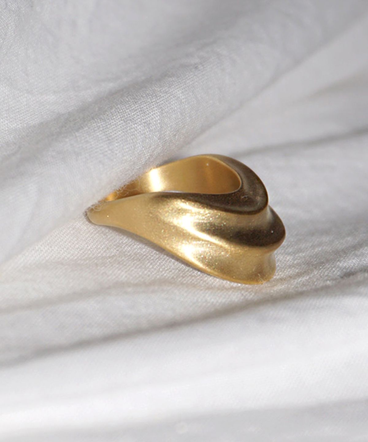 시에가하우스(SIEGA HOUSE) 3-LAYERED FOLD RING (SOFT- GOLD)