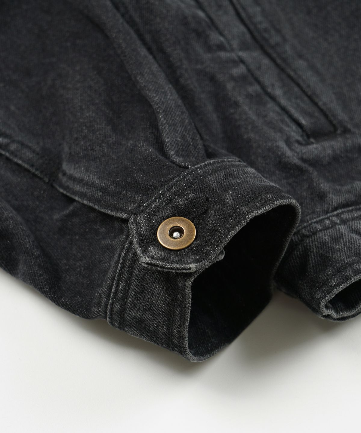 프리즘웍스(FRIZMWORKS) WASHED DENIM TRUCKER JACKET _ BLACK