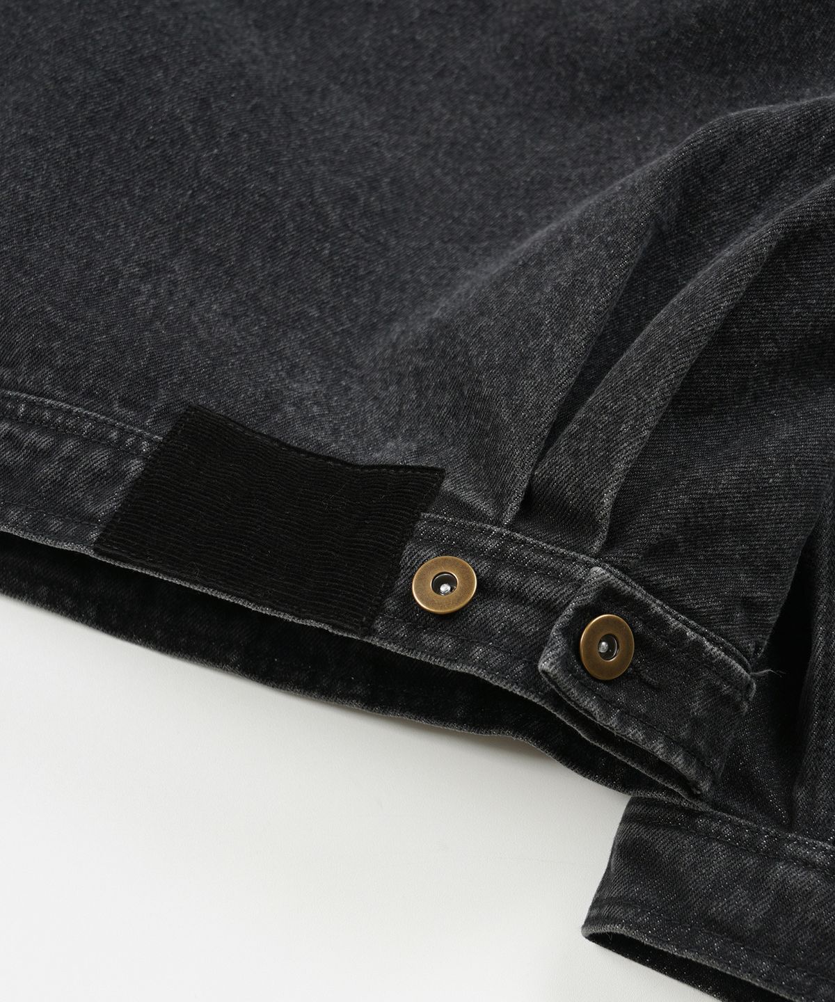 프리즘웍스(FRIZMWORKS) WASHED DENIM TRUCKER JACKET _ BLACK