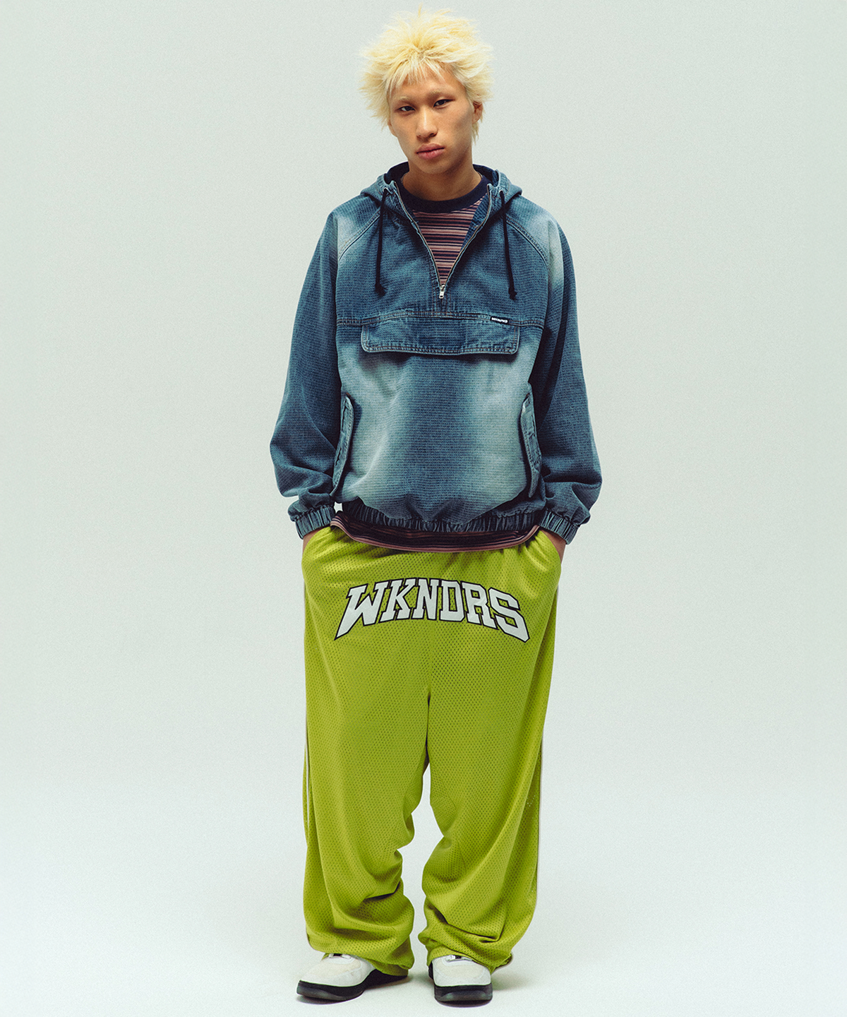 위캔더스(WKNDRS) COURT MESH TRACK PANTS (LIME)