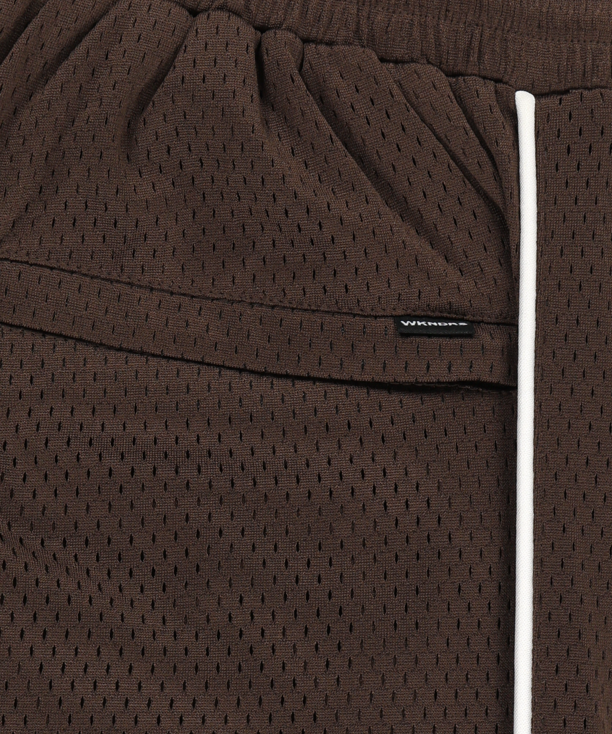 위캔더스(WKNDRS) COURT MESH TRACK PANTS (BROWN)