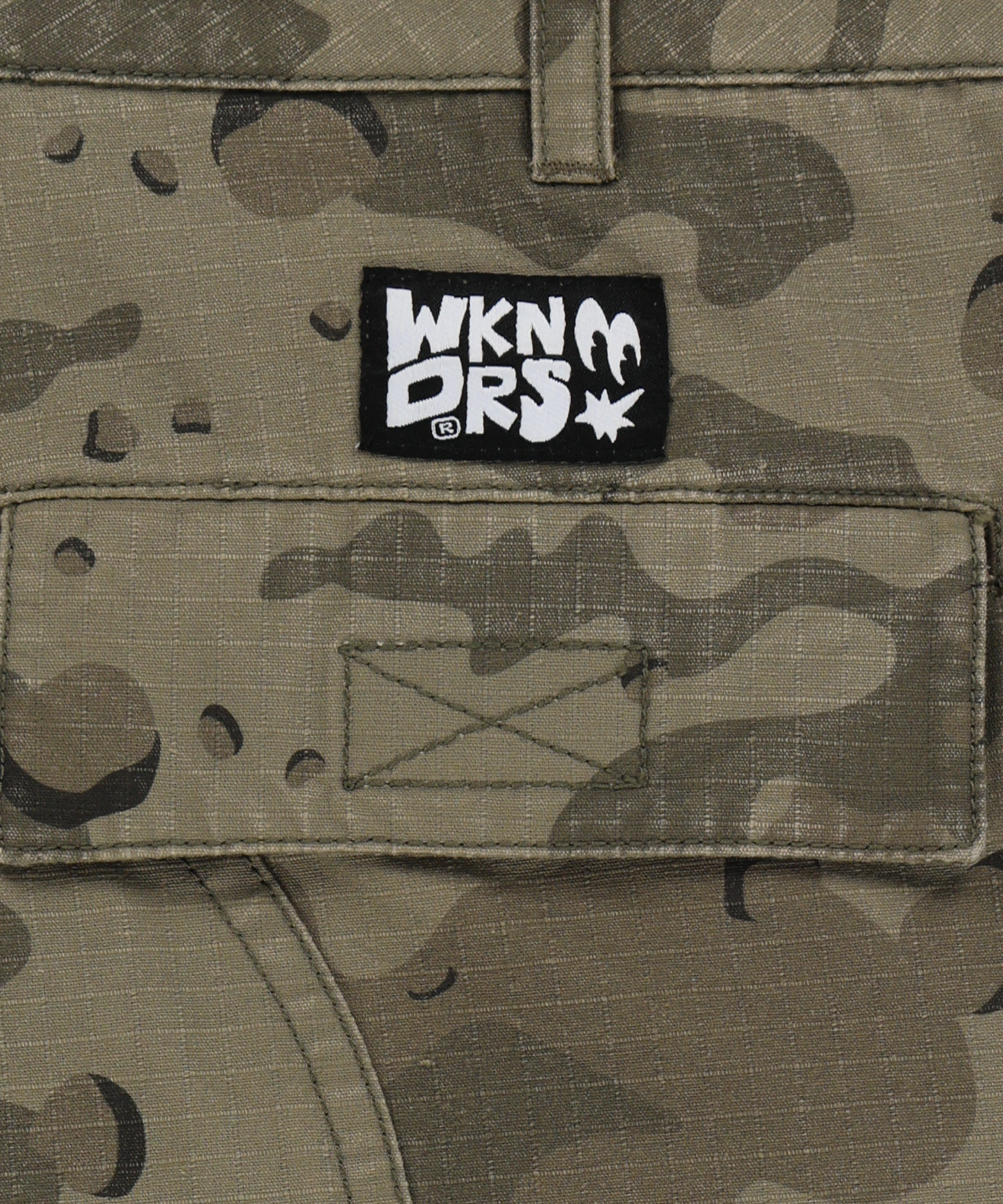 위캔더스(WKNDRS) CHOCOLATE CHIP CARGO PANTS (CAMO)