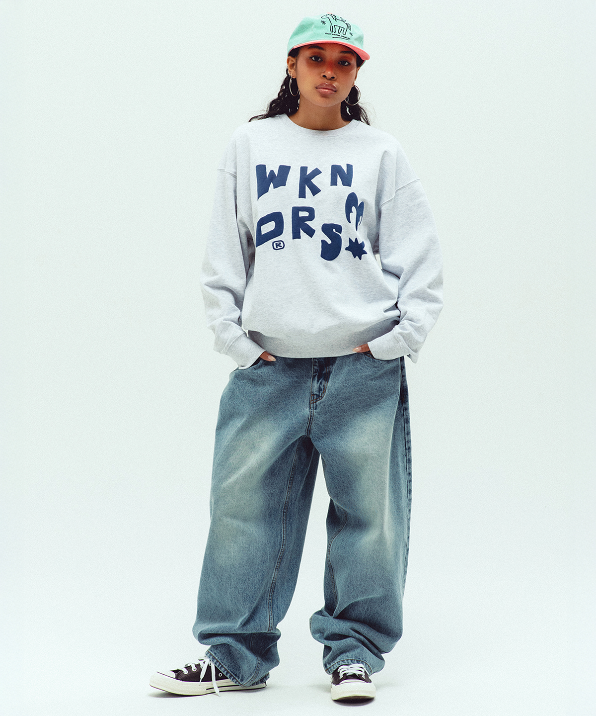 위캔더스(WKNDRS) GRAFFITI BAGGY DENIM PANTS (L.DENIM)