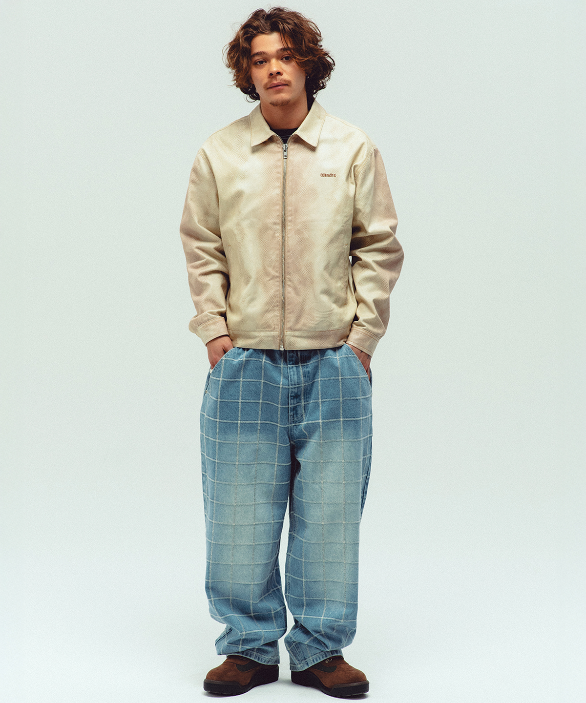 위캔더스(WKNDRS) ZIGZAG STITCHED DENIM PANTS (L.DENIM)
