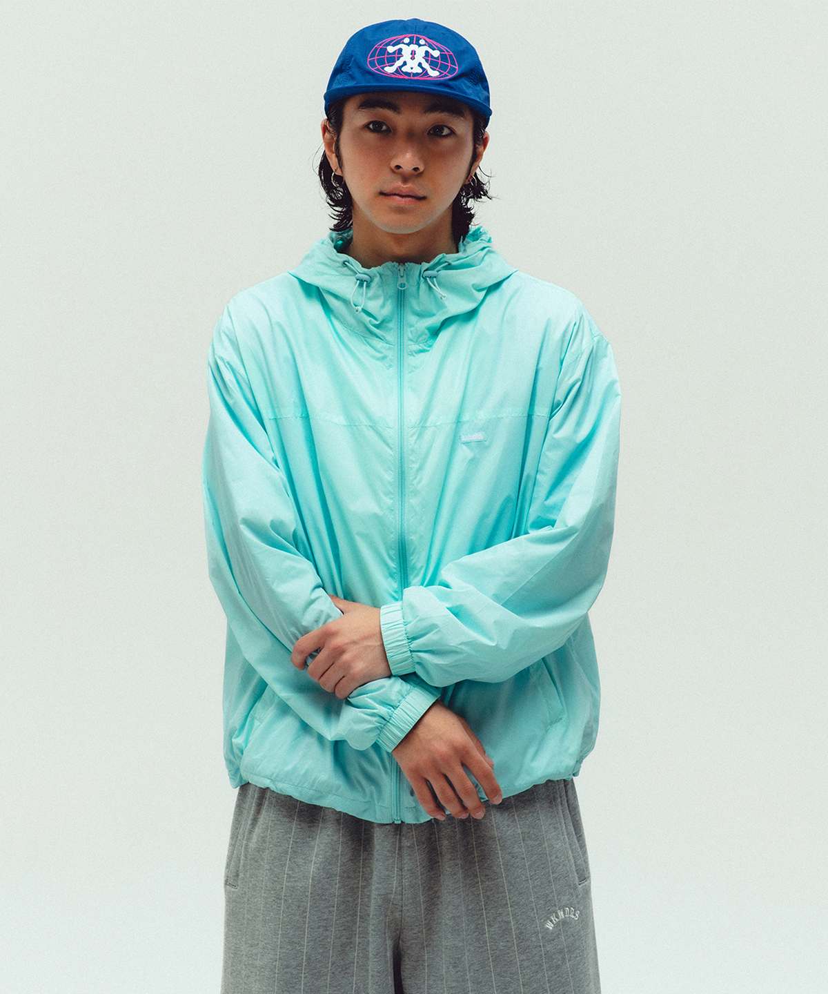 위캔더스(WKNDRS) LIGHTWEIGHT WINDBREAKER (S.BLUE)