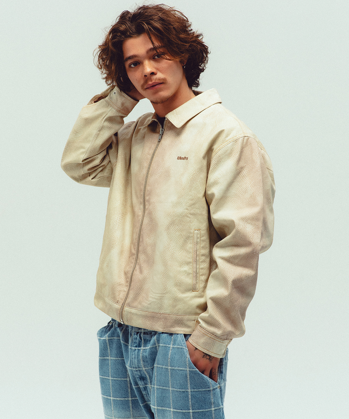 위캔더스(WKNDRS) PYTHON-PRINT COATED JACKET (BEIGE)