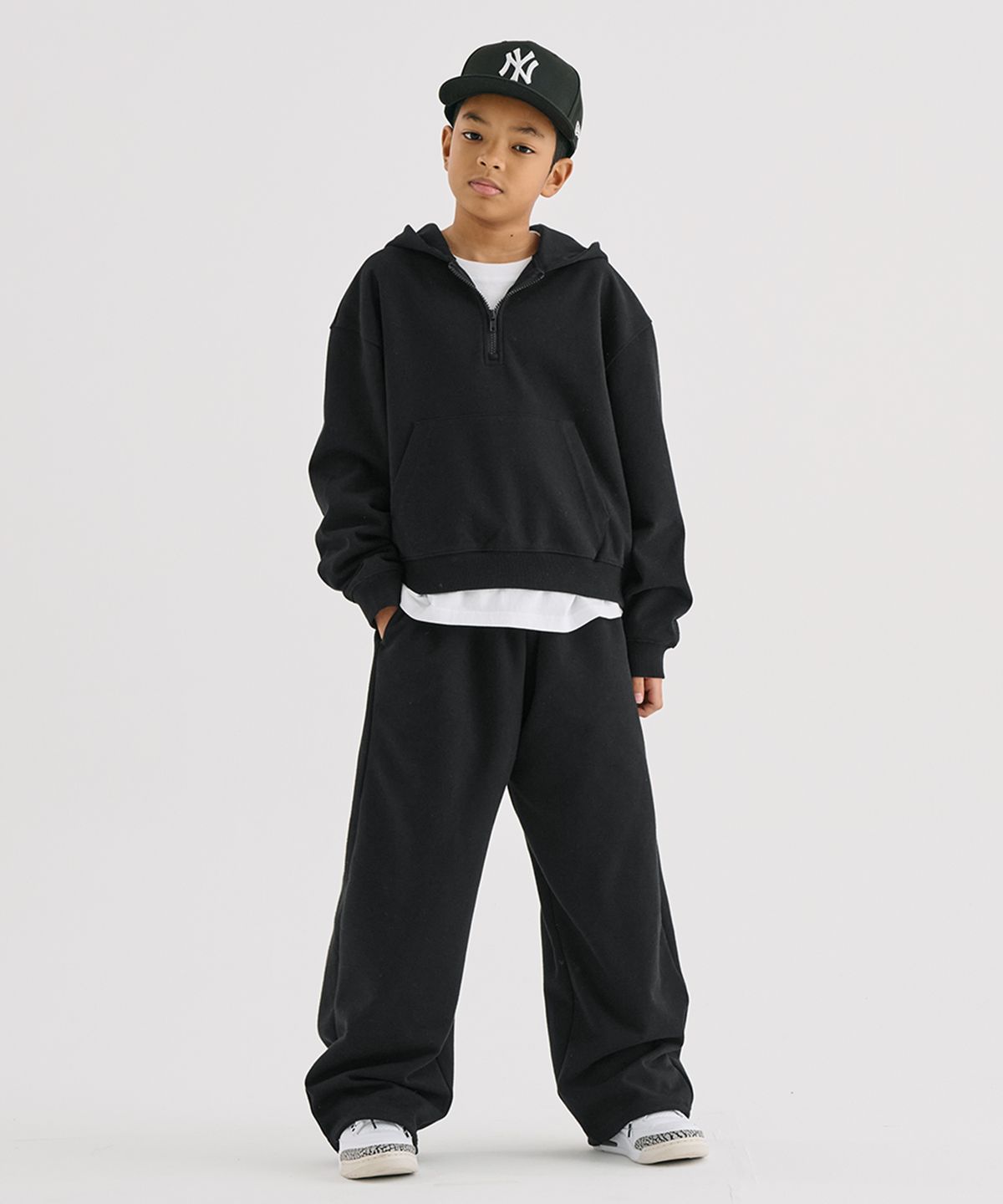테이크이지 키즈(TAKEASY KIDS) 릴렉스드 크롭 하프집업 (블랙)
