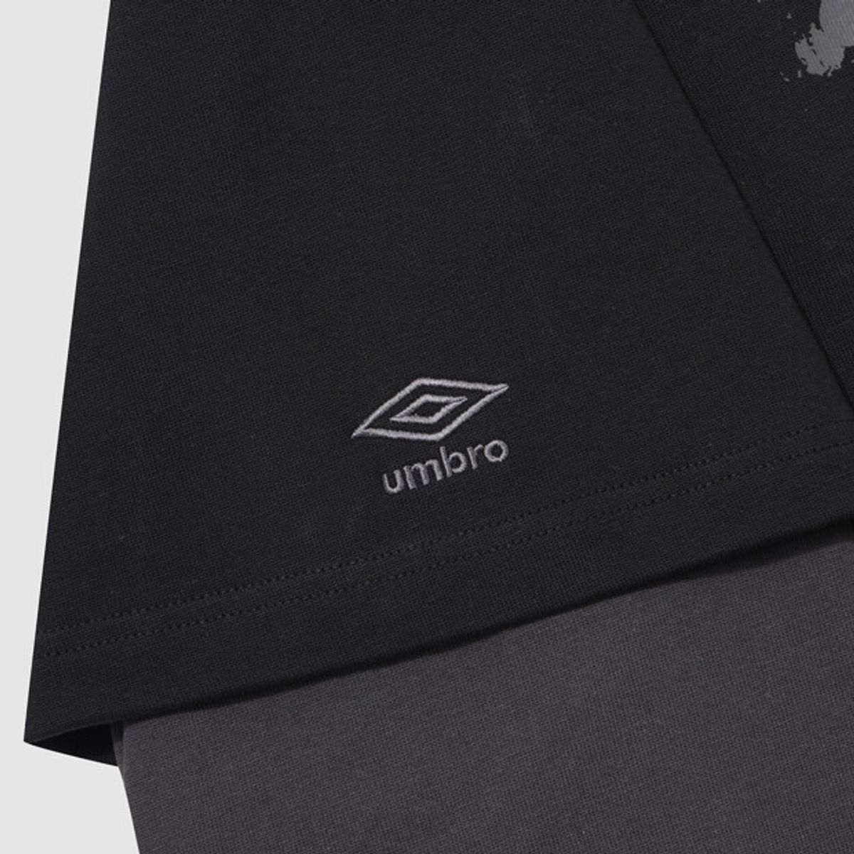 엄브로(UMBRO) U 스포티 레이어드 긴팔 티셔츠 블랙 UR121CRL12