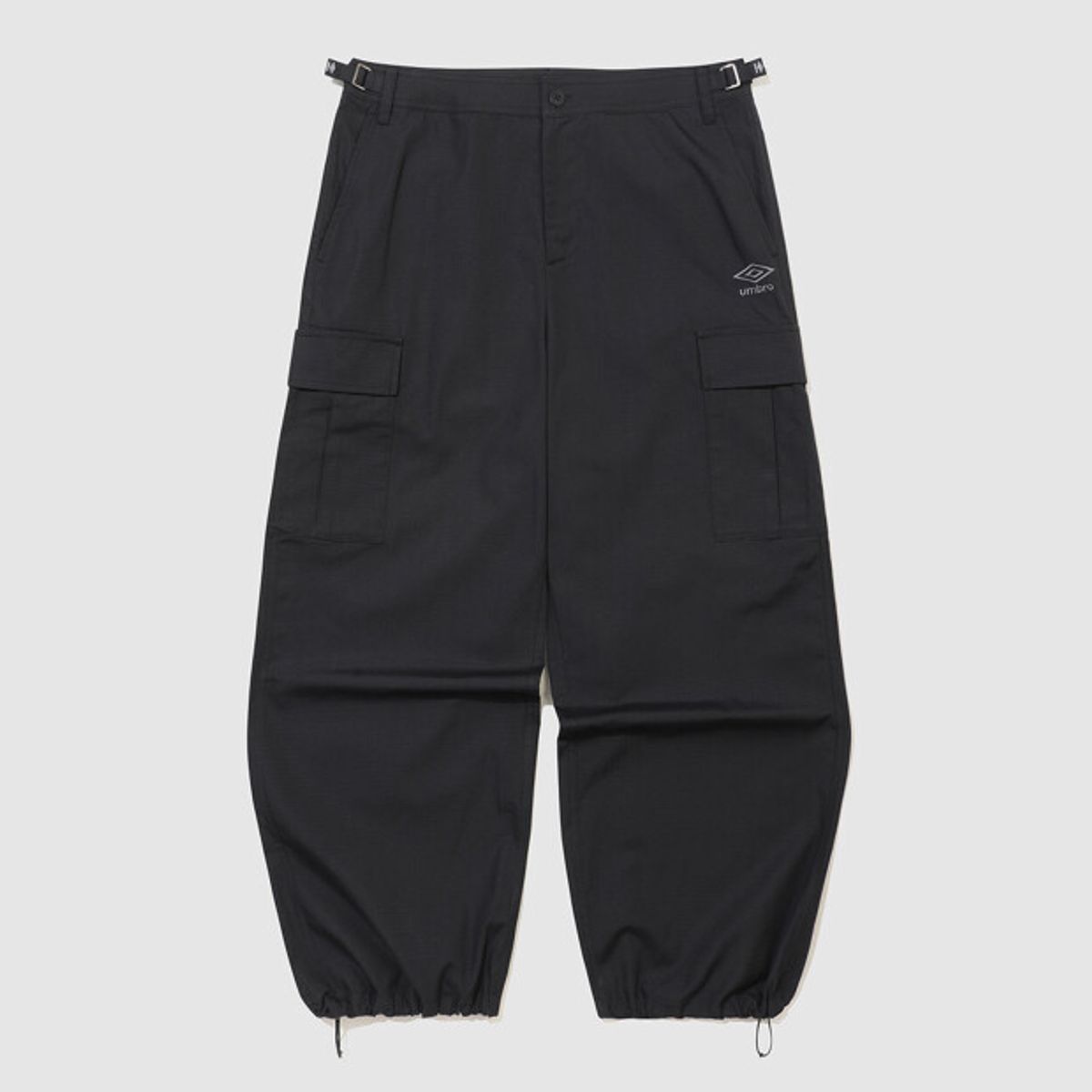 엄브로(UMBRO) 와이드 조거 2WAY 카고 팬츠 블랙 UR121CPT16