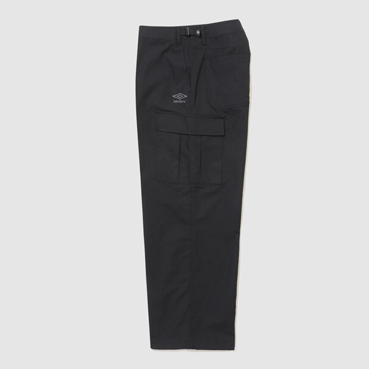 엄브로(UMBRO) 와이드 조거 2WAY 카고 팬츠 블랙 UR121CPT16