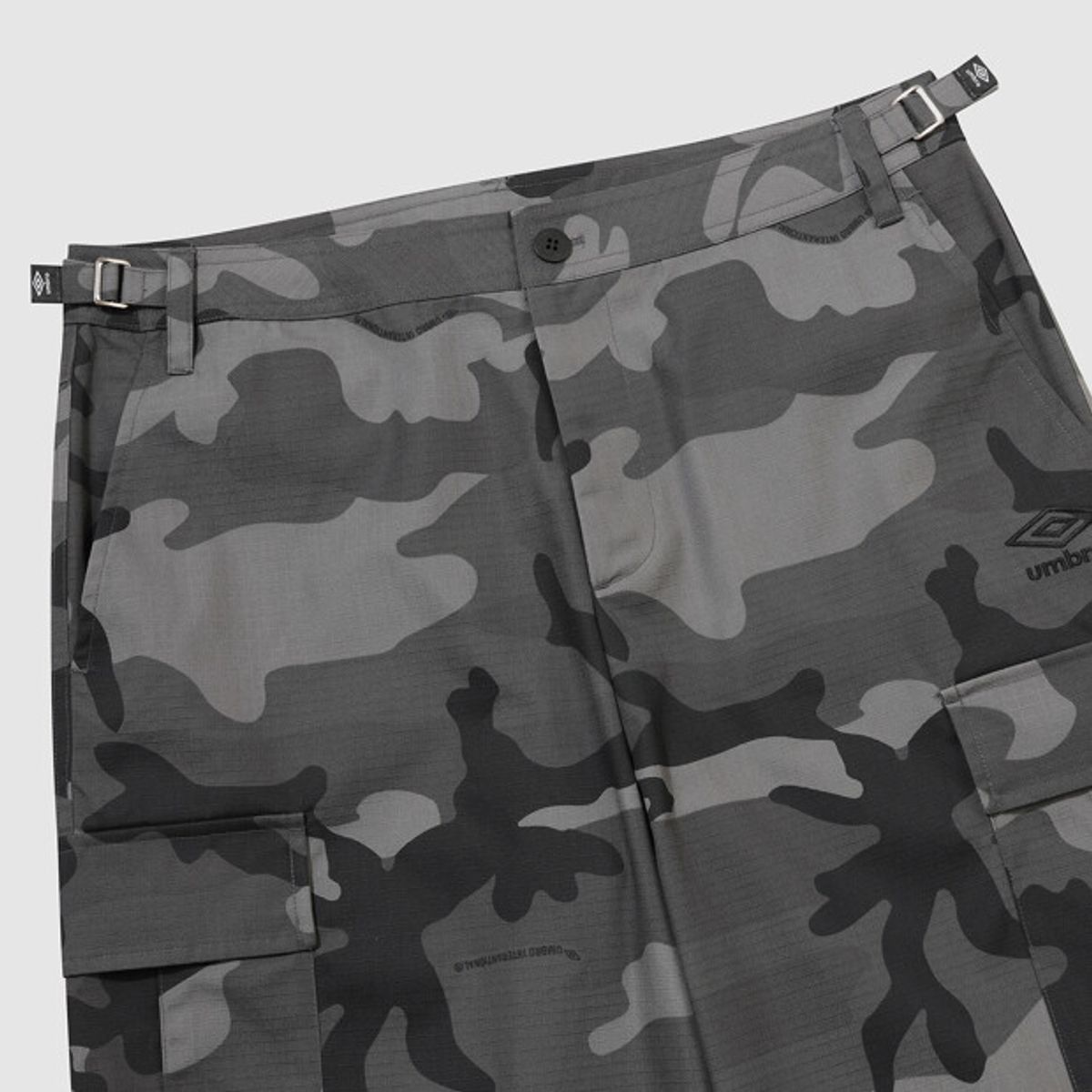엄브로(UMBRO) 와이드 조거 2WAY 카고 팬츠 카모 UR121CPT16