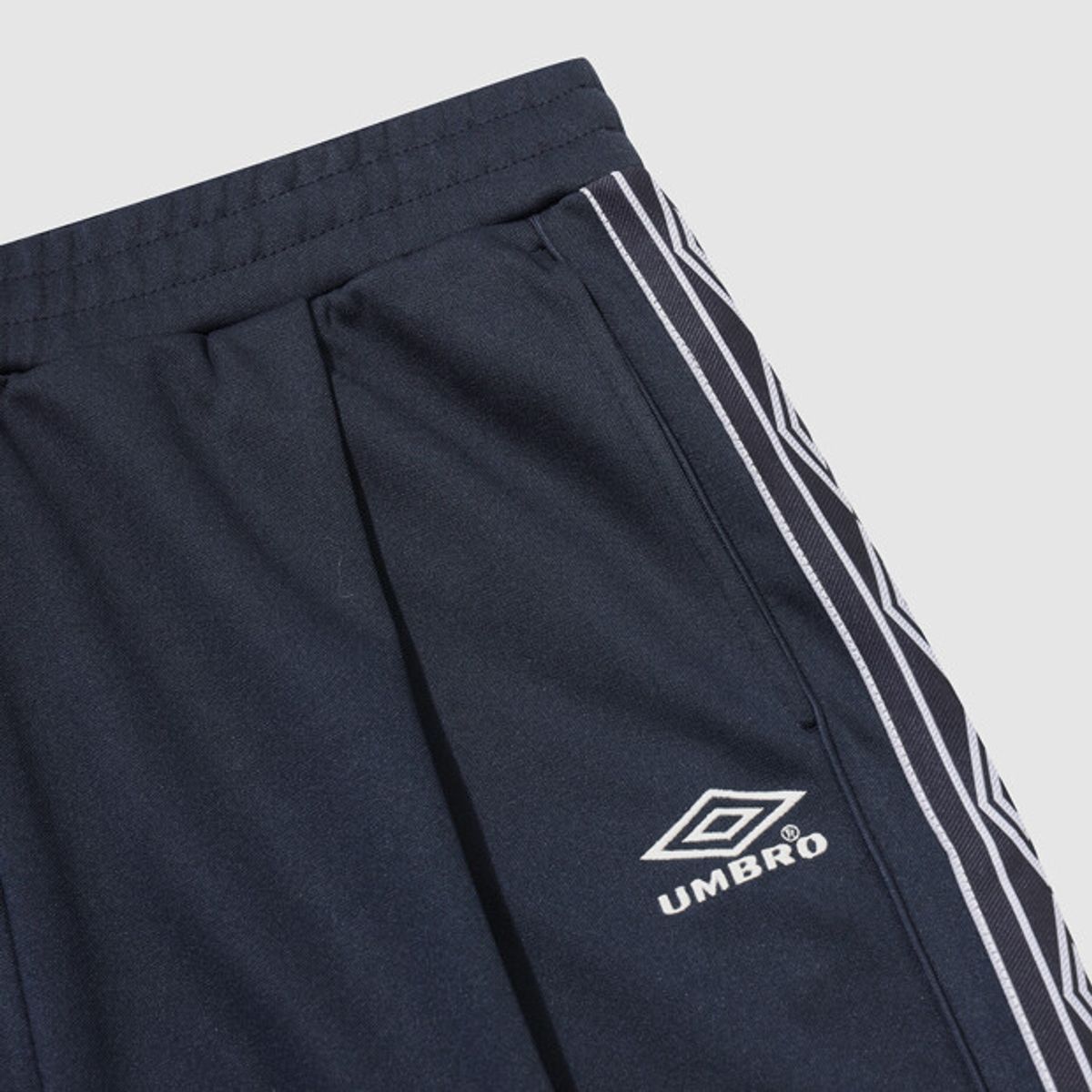 엄브로(UMBRO) 사이드 다이아 와이드 트랙 팬츠 네이비 UR123CFP15
