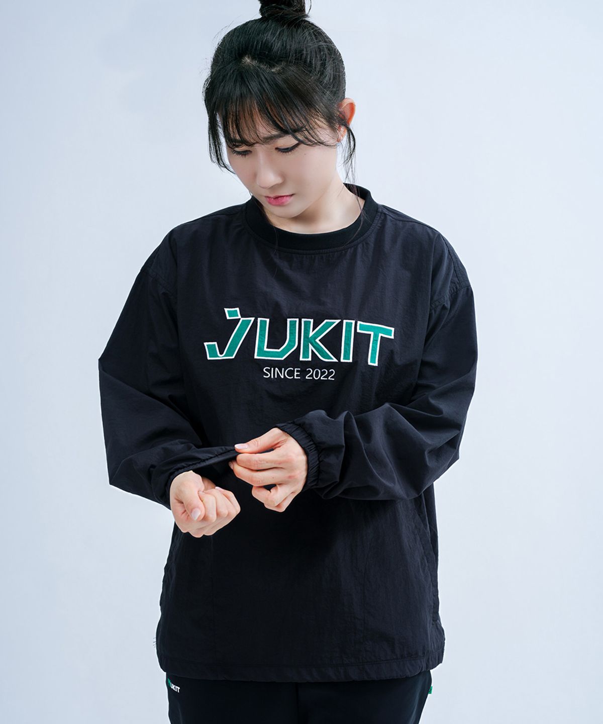 주키트(JUKIT) 풋볼 V1 우븐 피스테 풋살 축구 바람막이 - 블랙