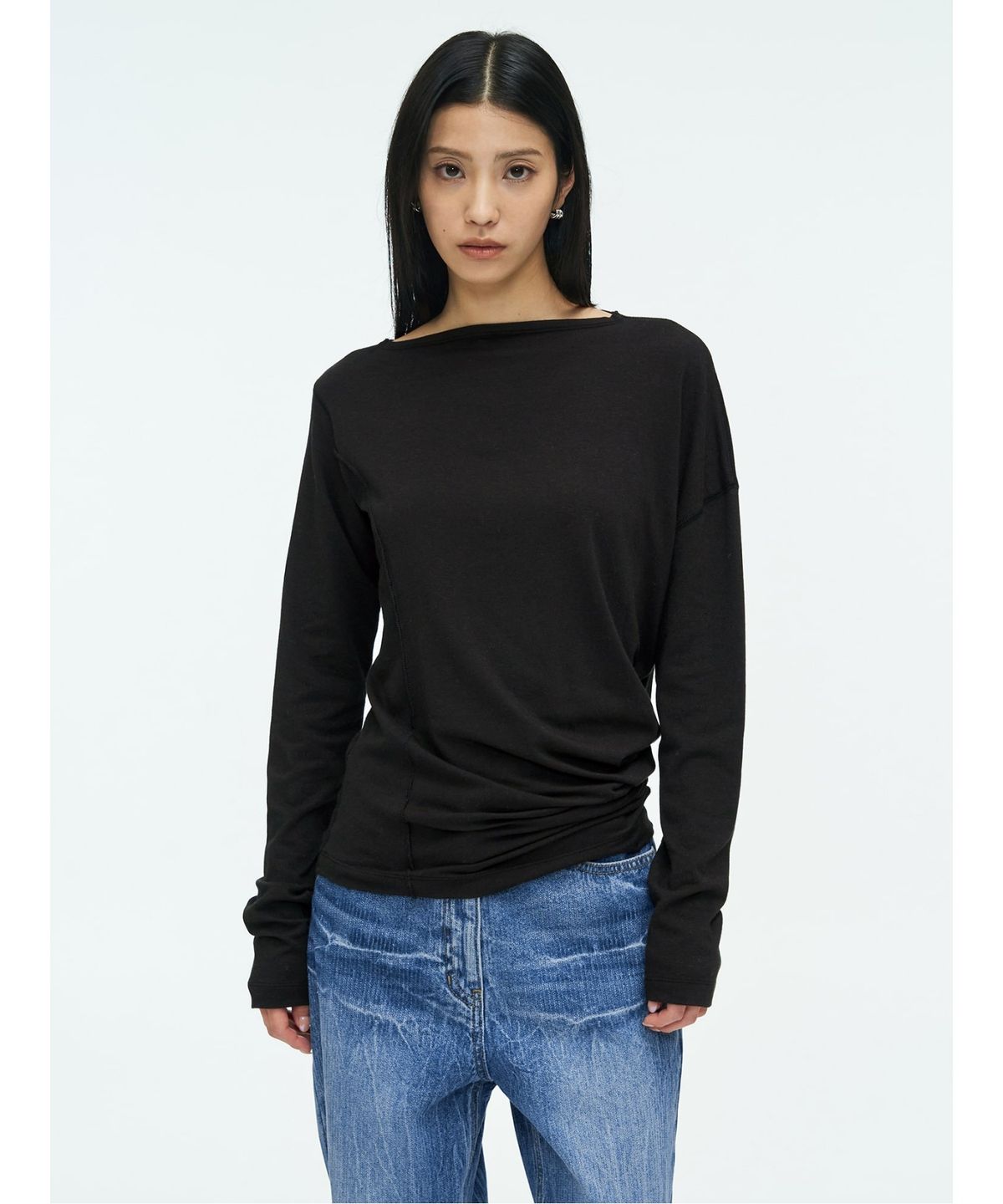 앙개(ANGGAE) Asymmetrical Drape  TShirt  Black