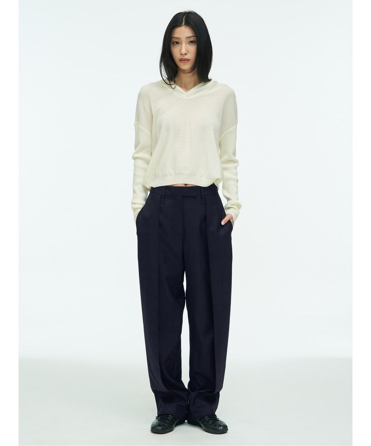 앙개(ANGGAE) Cuffed Curved Pants  Navy