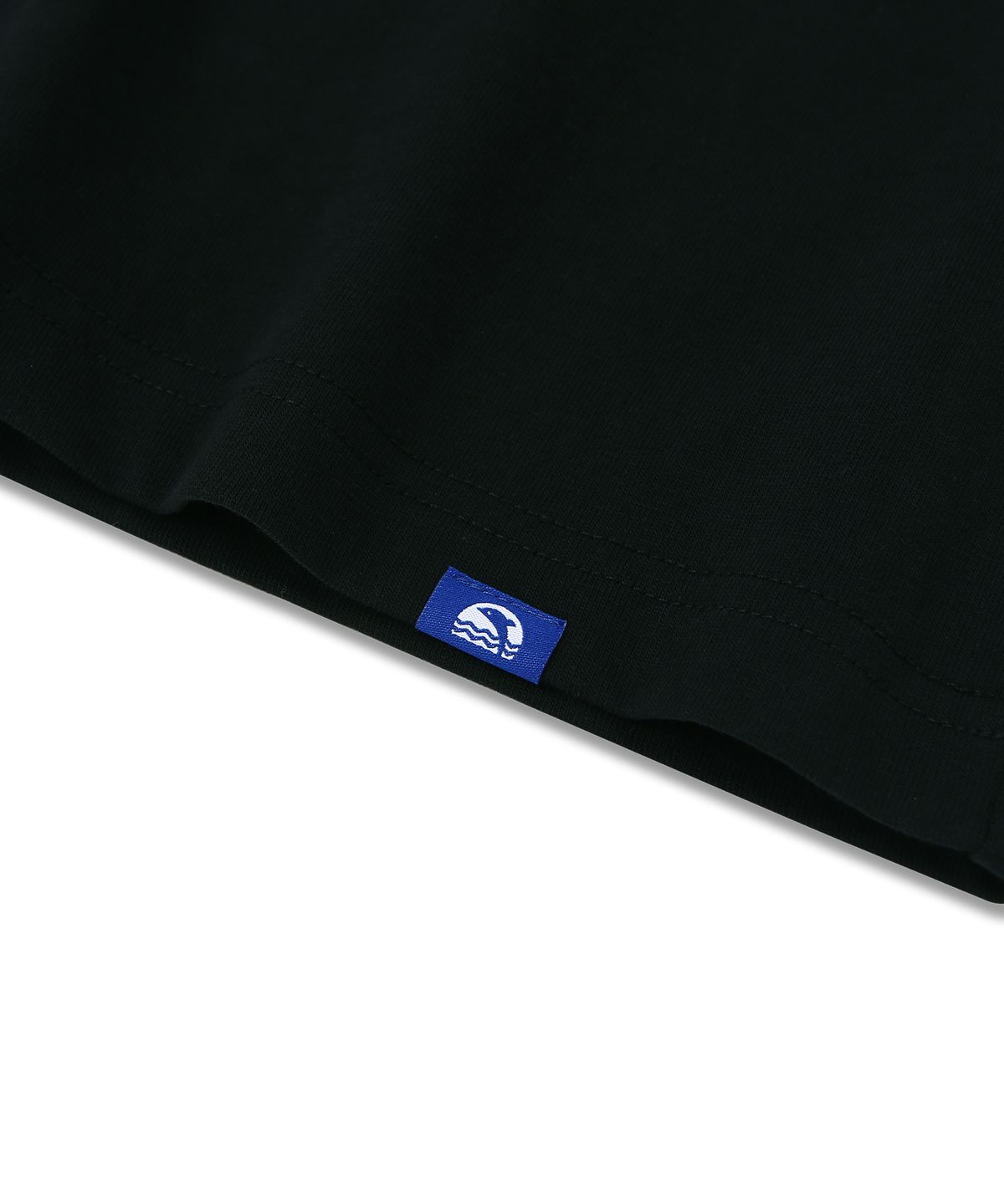 돌핀웨이브어패럴(DOLPHIN WAVE APPAREL) 돌핀 루즈 크롭 긴소매 티셔츠 블랙