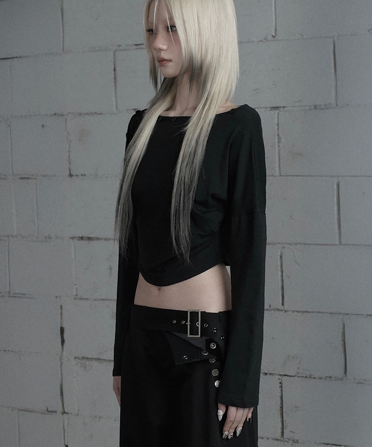 에트오소메(ETRE AU SOMMET) Shoulder Line Button Long Sleeve (Black)